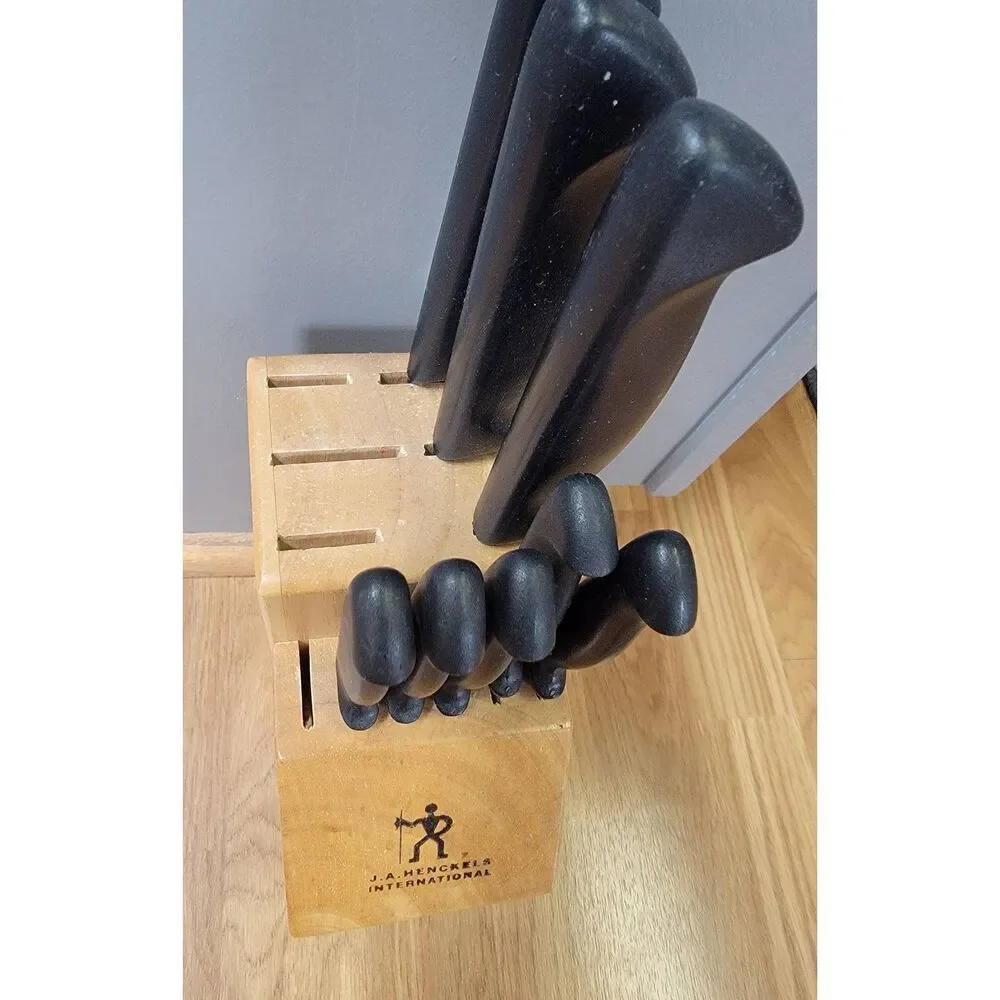 Henckels International Classic  12-PC-Knife Block Set Missing 4Pc
